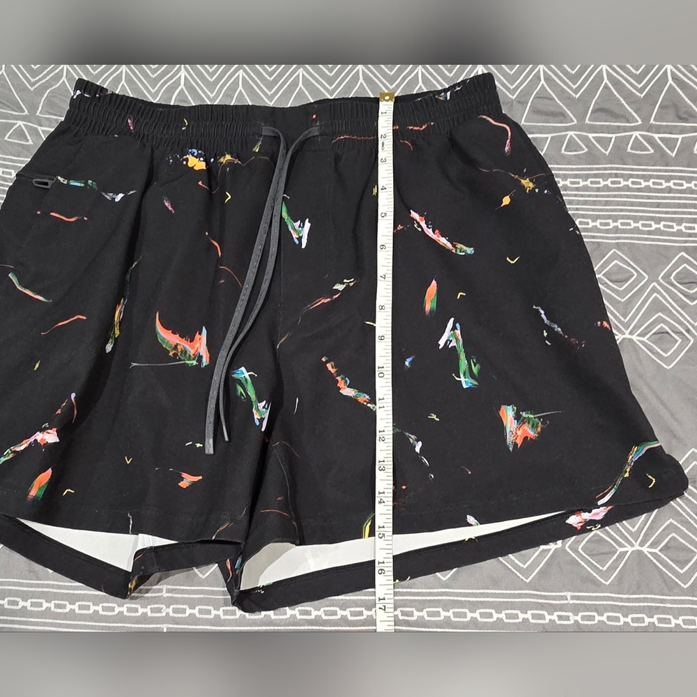 Lululemon Mens Pool Shorts Size Large - Picture 3 of 5
